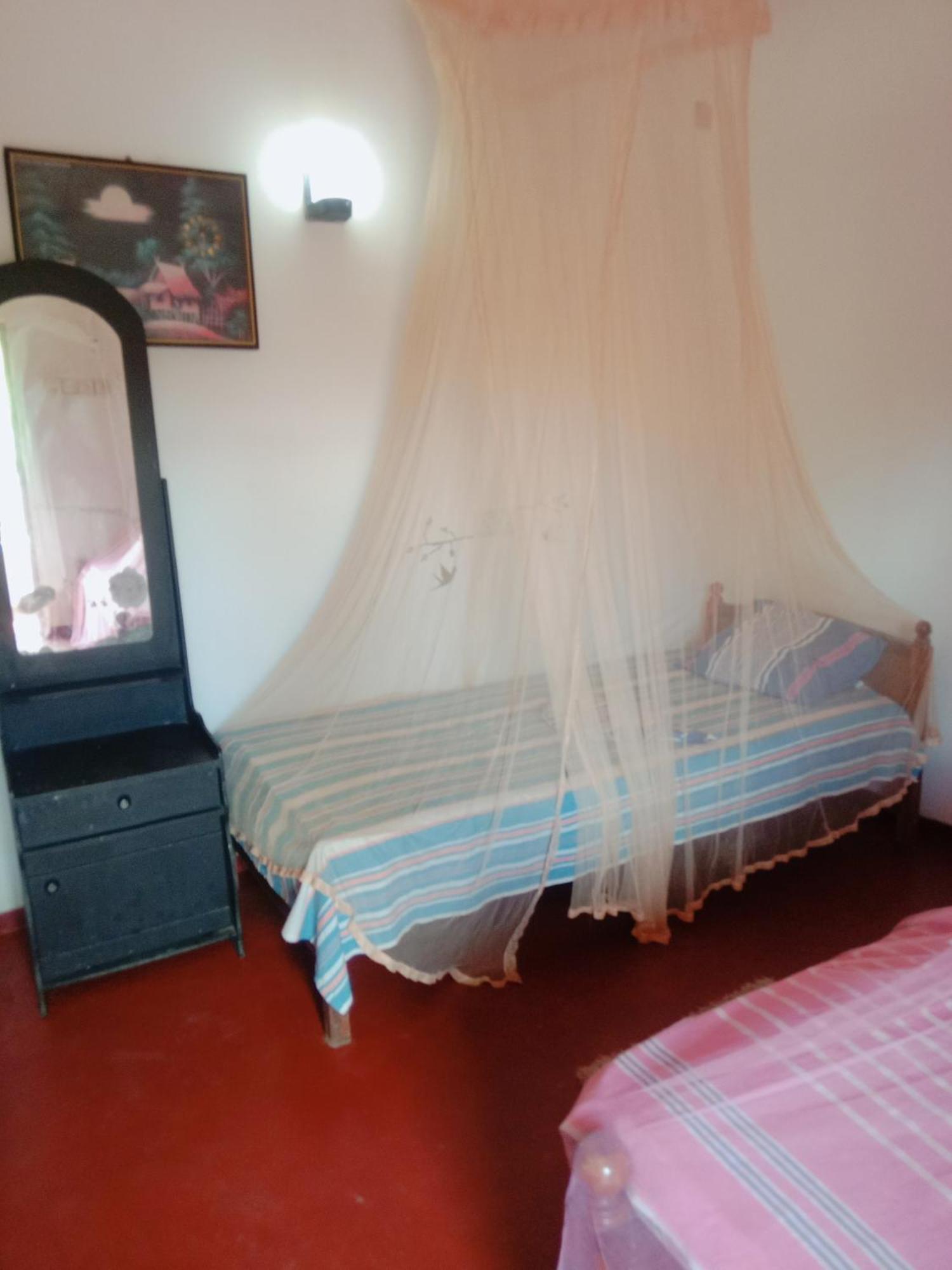 Sandaru Surffing Inn Weligama Bilik gambar